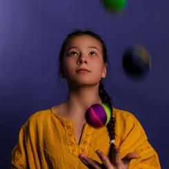 Girl juggling